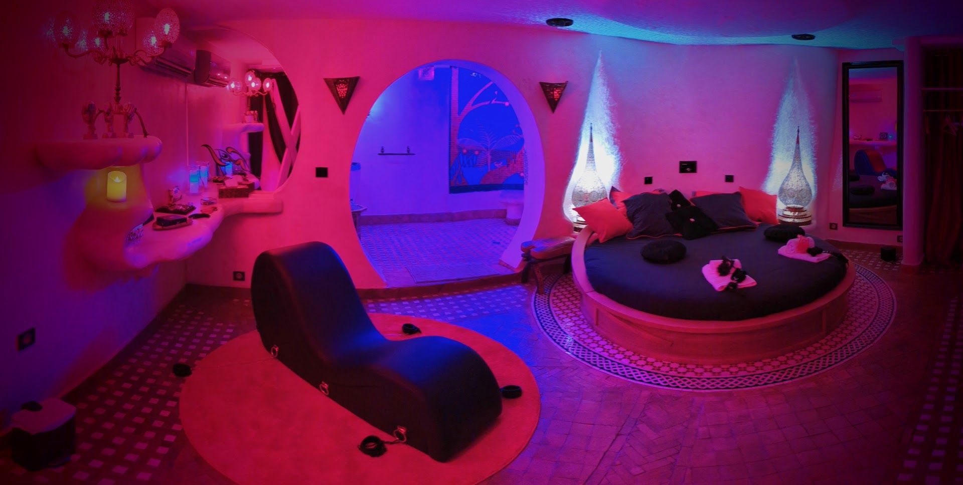 Chambre secrète - Suite 1001 Nuits à Amnéville les Thermes - Love Room - Jacuzzi privatifs - Housity