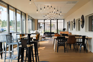 Photo n°4 de Totem Formation École de Commerce à Cesson-Sévigné (Centre de formation)