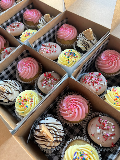 LucyBakes - Visual