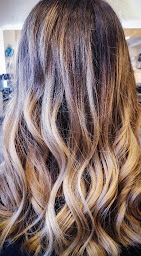 Photo n°29 de Renaissance Coiffure à Lyon (Salon de coiffure)