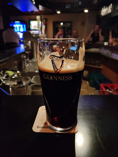 Lotti's Pub - Visual