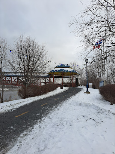 St-Georges Passerrelle (Bridge) - Thumbnail