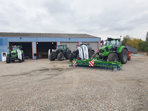 Photo n°1 de TAVEAU - DEUTZ FAHR à Rosières-en-Santerre (Atelier de réparation de tracteurs)