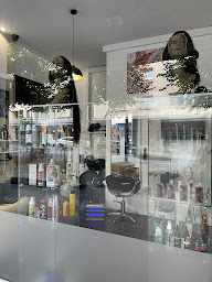 Photo n°12 de Dija et Latyfah Coiffure à Annemasse (Salon de coiffure)