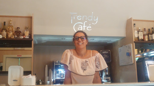 Trendy Cafe' - Visual