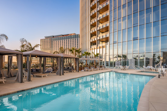 Pacific Gate By Bosa by null