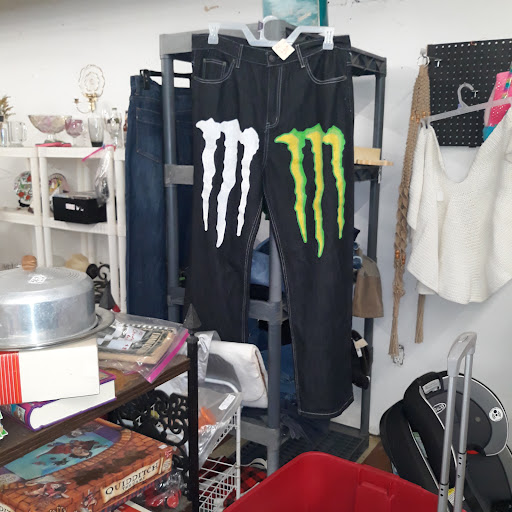 Treasures Flea Market - Thumbnail