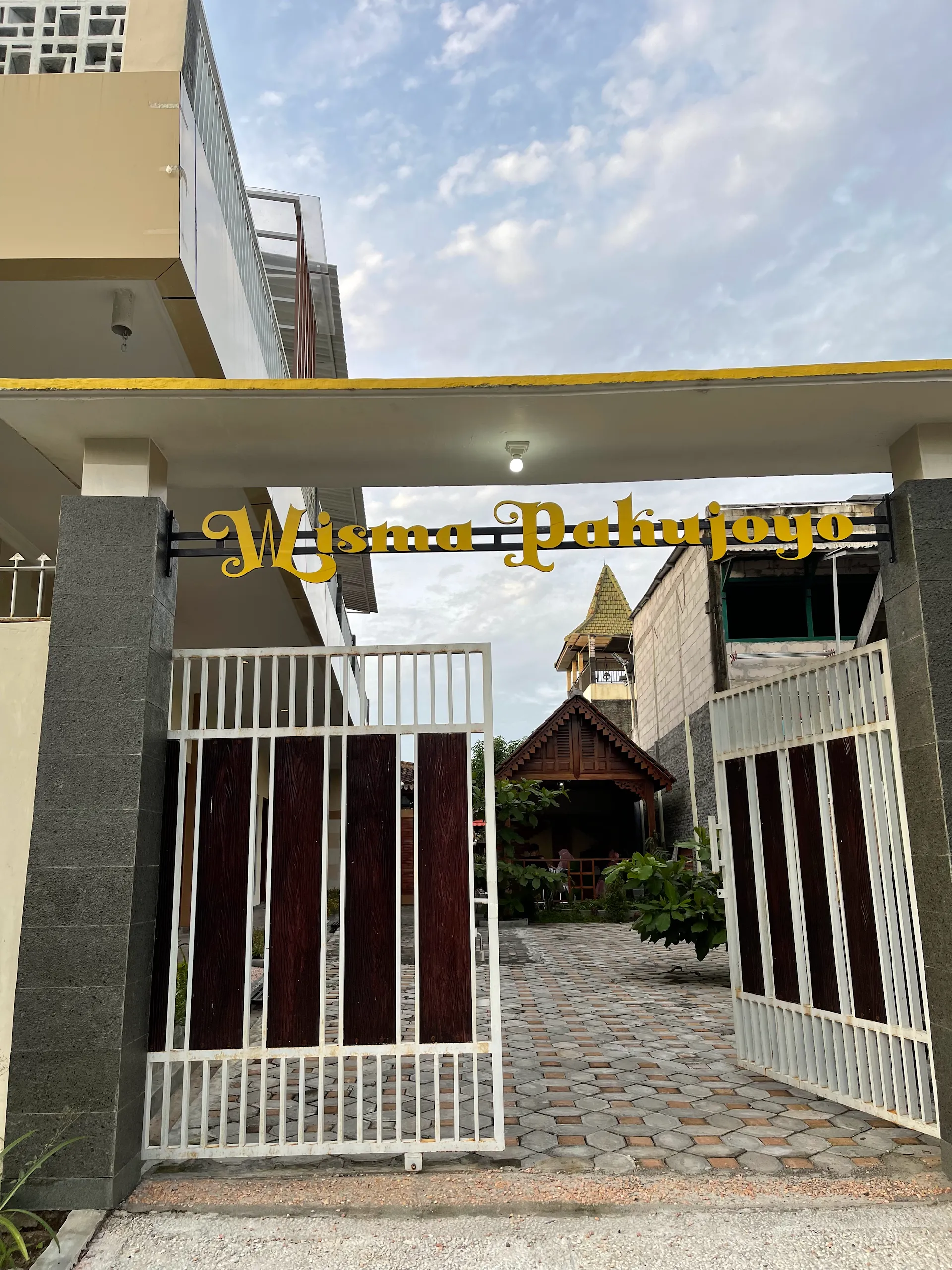 Kost dan Home stay Wisma Pakujoyo