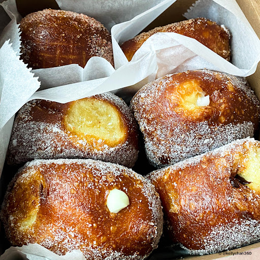 Leonard's Bakery Malasada Truck - Thumbnail
