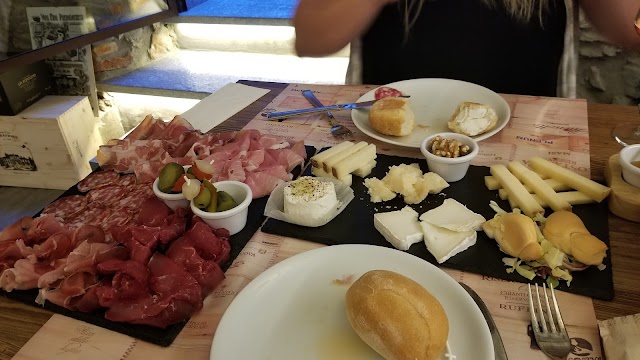 Angolo DiVino Enoteca Wine Bar
