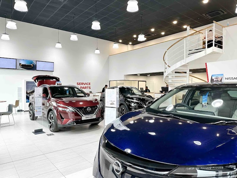 Arbury Nissan Bromsgrove photo 2