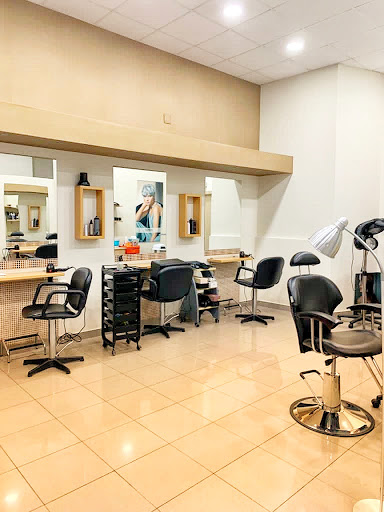 Peluquería-Centro Estética Canela - Spain