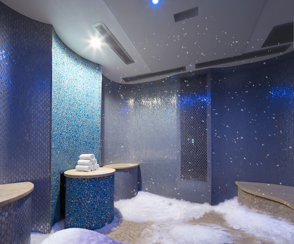 Caesars Palace by null