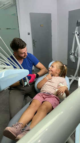 Dr Mikołaj Kryczka Autorska Klinika Stomatologii i Medycyny Estetycznej