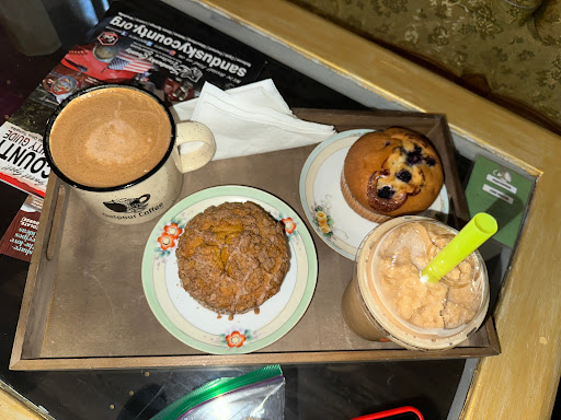 Outpour Coffee - Visual