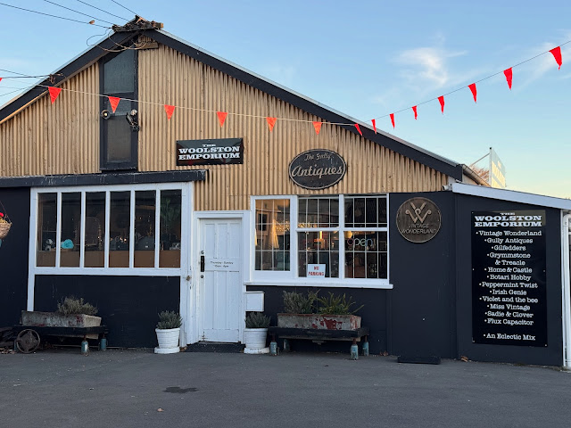 Vintage Wonderland by null