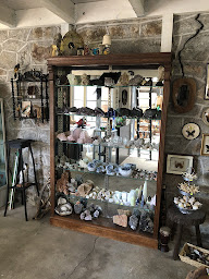 Photo n°29 de Brocante 19 à Forgès (Magasin d'antiquités)