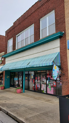 Tiny Toes Consignment - Visual