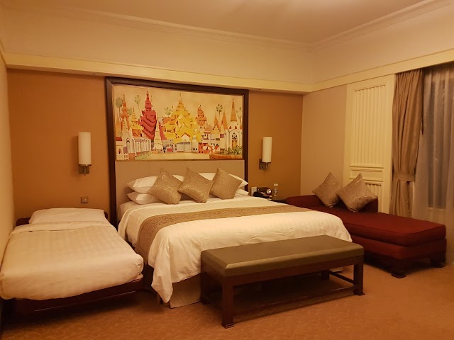 Sule Shangri-La Yangon