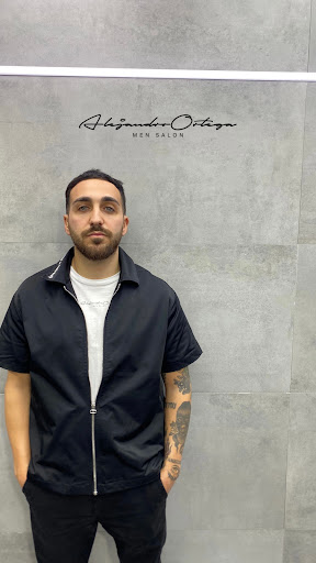 Alejandro Ortega MEN SALON - Thumbnail