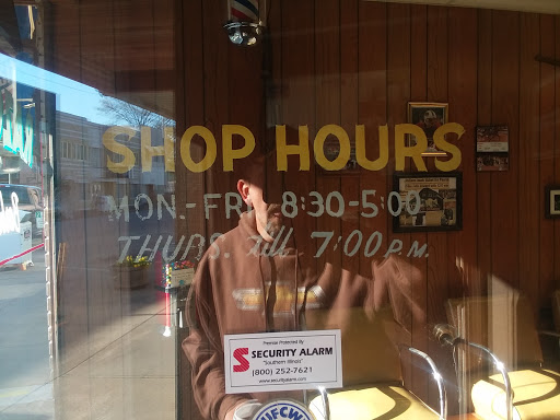 Bigham's Razor's Edge Barber Shop - Thumbnail
