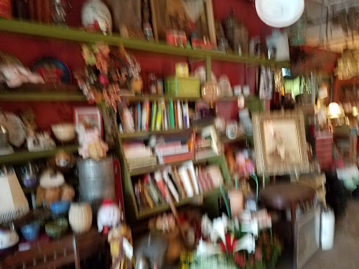 Decker's Flowers Gallery - United States