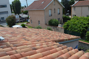 Photo n°21 de Destrich Couverture - couvreur - installation de gouttière aluminium - réparation de fuite à Sorgues ()