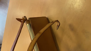 Photo n°2 de Cordonnerie Bottier Atelier Hicham à Paris (Cordonnier)