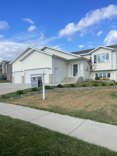 Haley Lang Homes brokered by Paramount Real Estate - Thumbnail