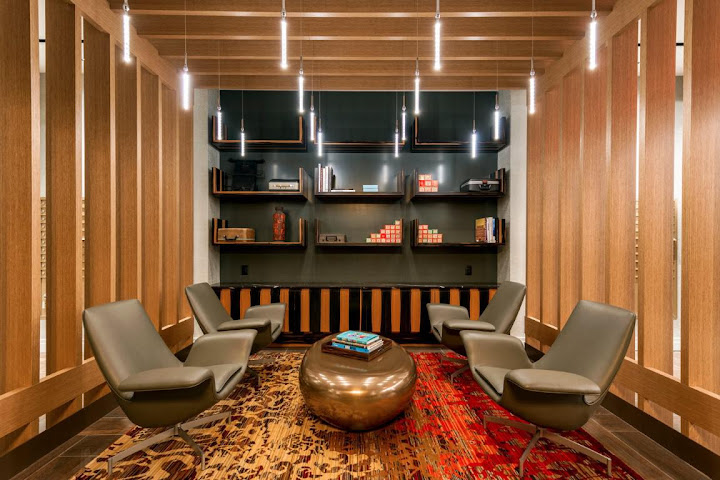 NOVEL South Capitol by null