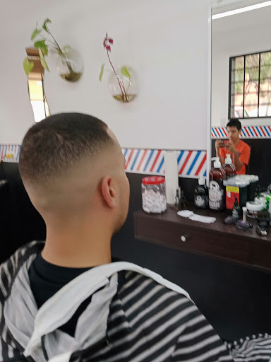Peluquería Mike - Thumbnail