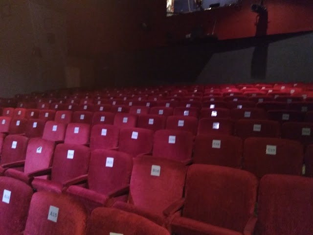 El Teatro التياترو
