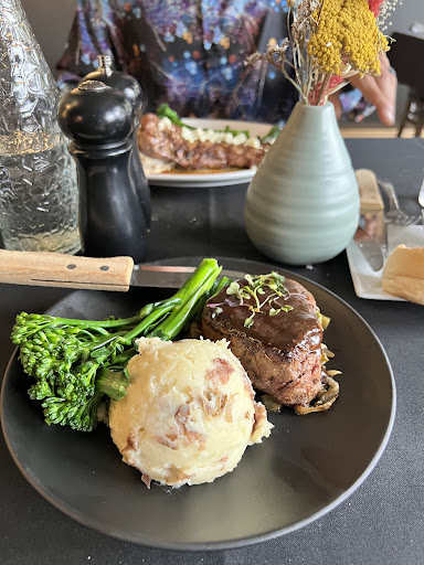Chloe's Chop House - Thumbnail