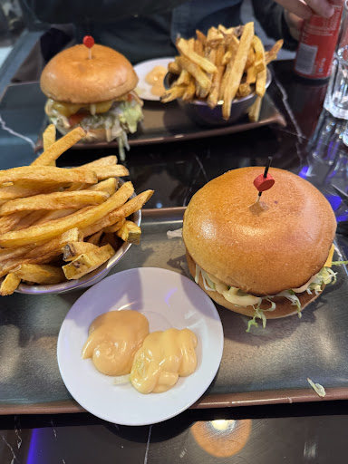 Photo 4 - Burger DPC