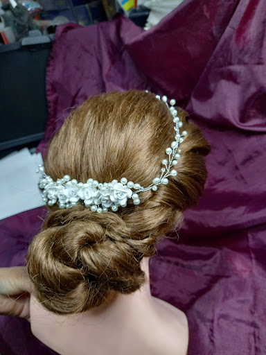Glam El & Ella Hair salon beauty