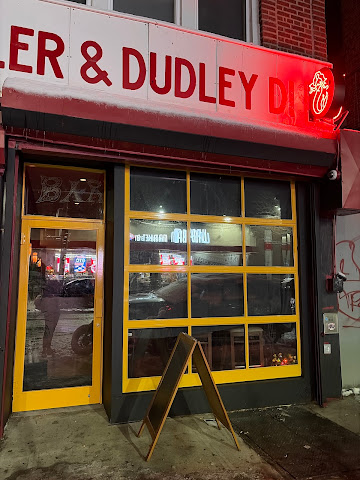 Body Shop Bar by null