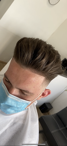 Addicted Men's Salon & Barber - Borbély