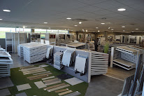 Salle d'exposition VST / Artipôle BAIN - CARRELAGE - ÉNERGIES à Échiré à Échiré