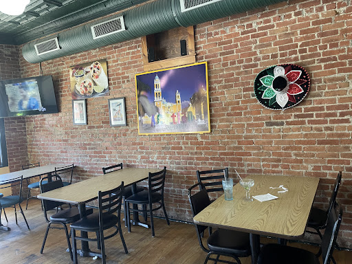 Melina's - Visual