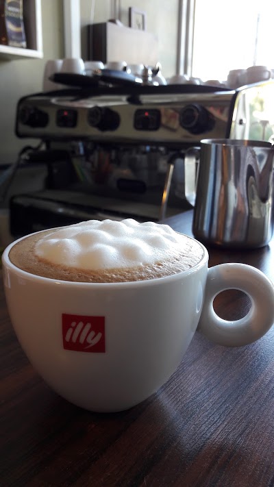 Photos of caf&eacute; Louman