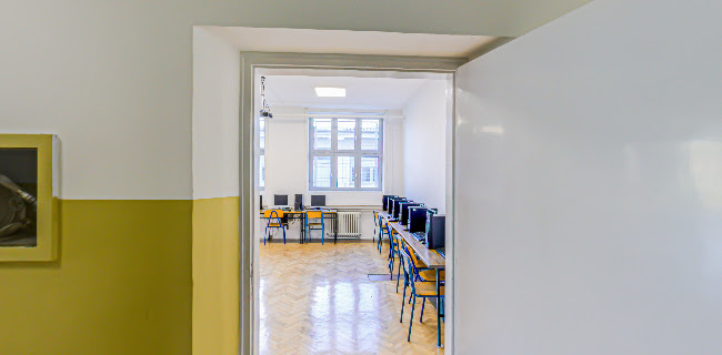 Recenzije Elektrostrojarska obrtnička škola u Zagreb - Škola