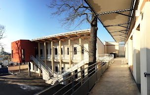 Photo n°3 de Groupe Scolaire Sainte Thérèse à Champigny-sur-Marne (Collège)