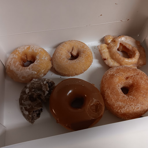 Adan Donuts
