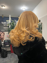 Photo n°2 de Angeline Coiffure à Paris (Salon de coiffure)