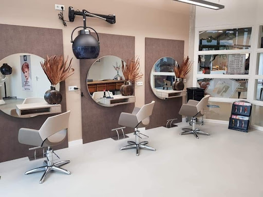Kapsalon Styling by M De Pol - Thumbnail