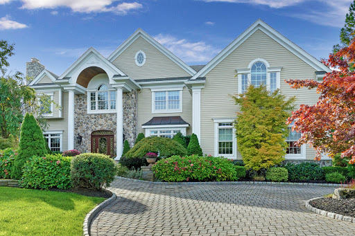 Roslyn "Rozzy the Realtor" Breitstein Realtor Coldwell Banker Alpine/Closter