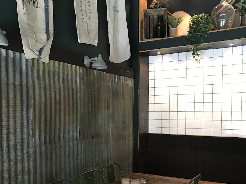 Crispy Pizza Bistro — photo