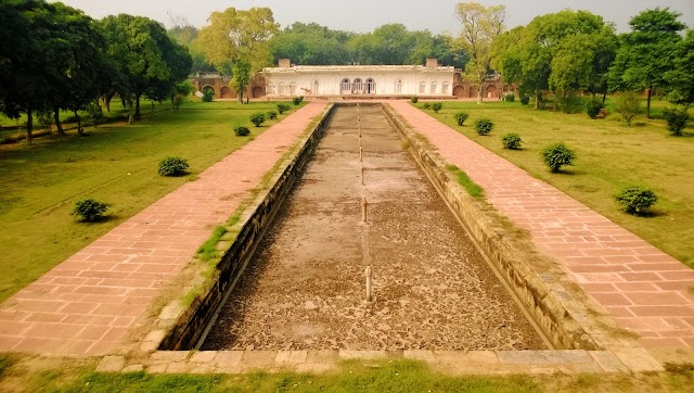 Safdarjung Tomb