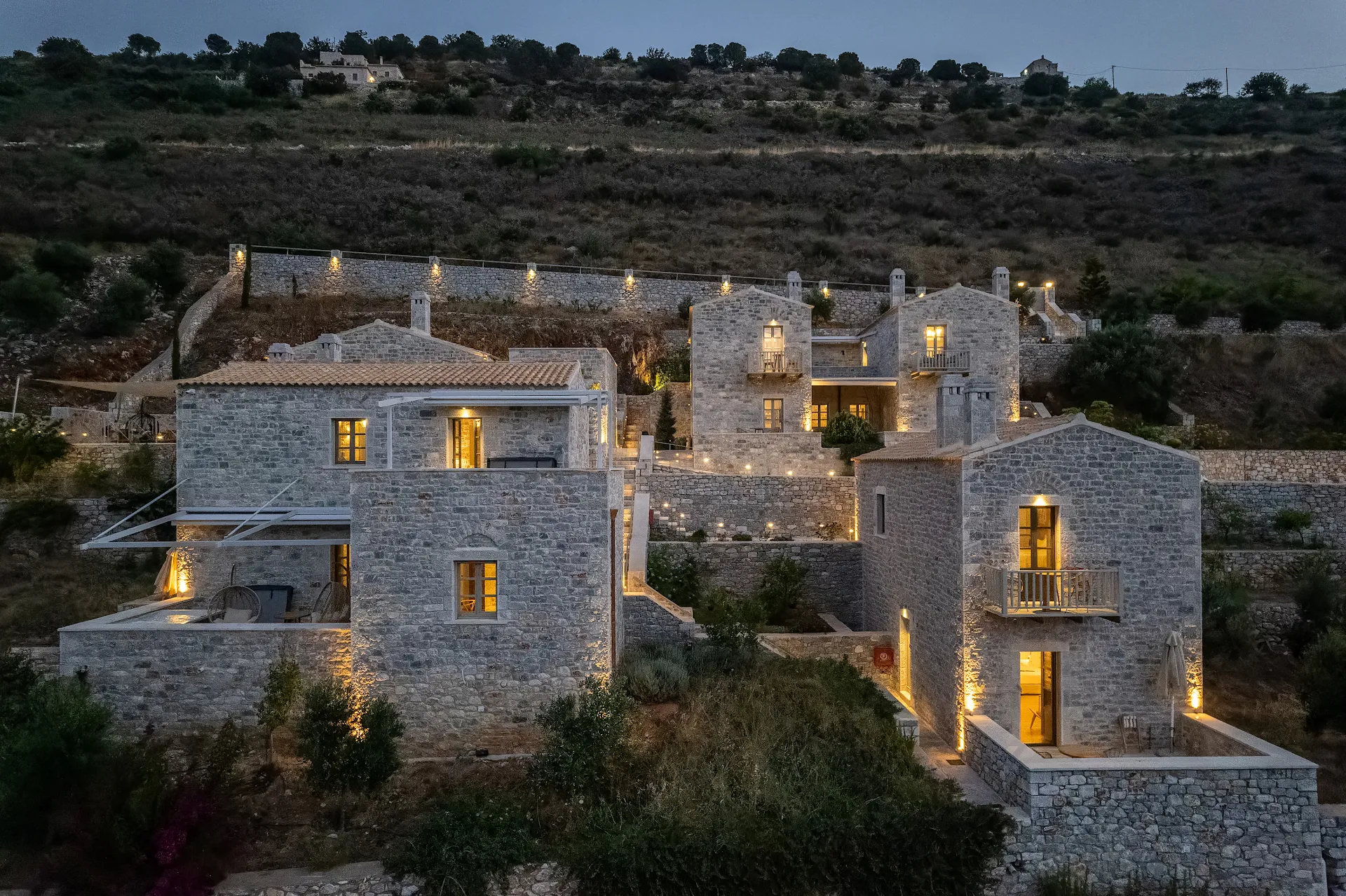 Τrapela Limeni Luxury Suites