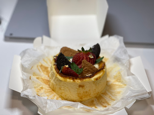 V's Dessert Studio (enter from Harbour St)